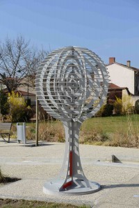 Lire la suite à propos de l’article LES CADENAS DE L&rsquo;AMOUR ET LA MAISON TOURNAIRE