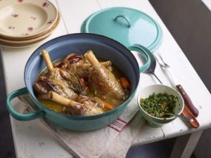 Lire la suite à propos de l’article GASTRONOMIE : TERROIR EVASION ET SYLVIE DEROIRE